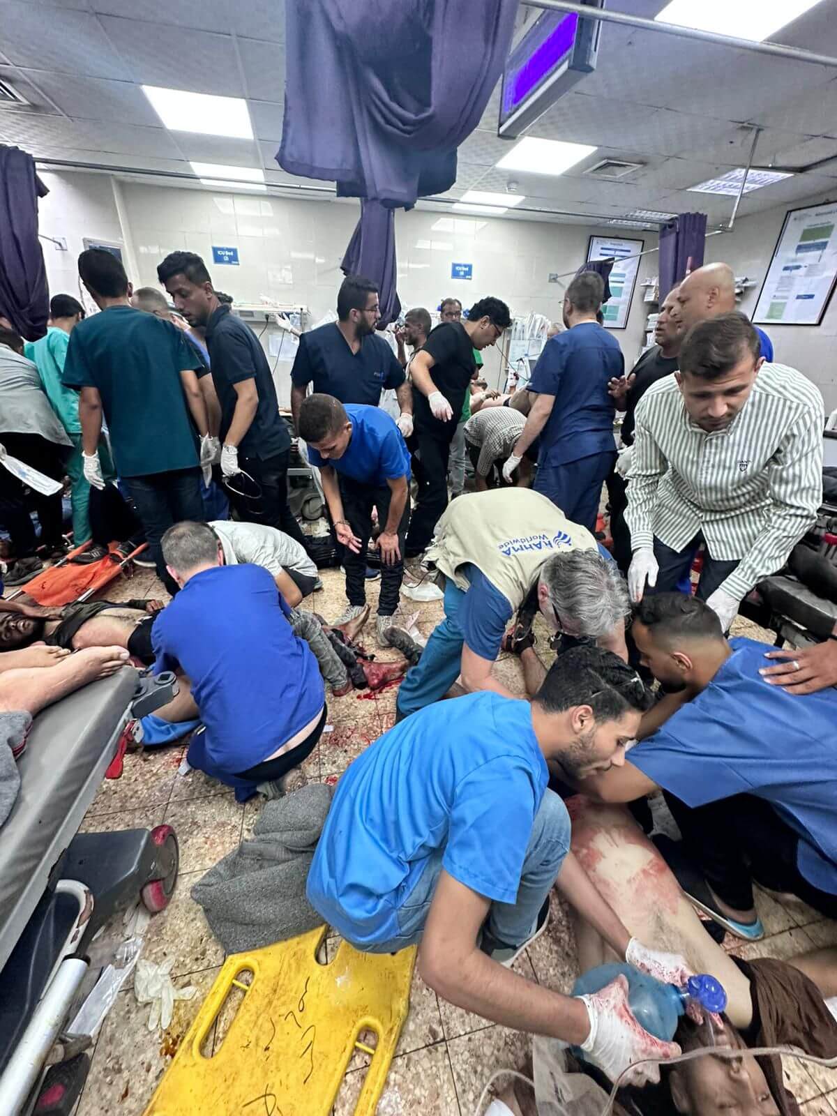 Chaotic scene at Nasser Hospital's emergency room
